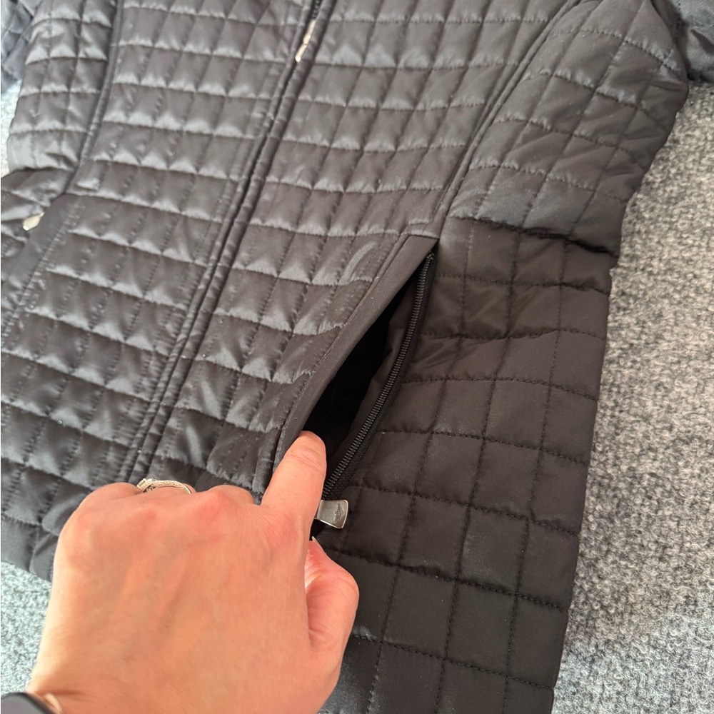 Vintage Dockers Women's Puffy Quilted Jacket Black Fur Neck size M - Picture 8 of 14